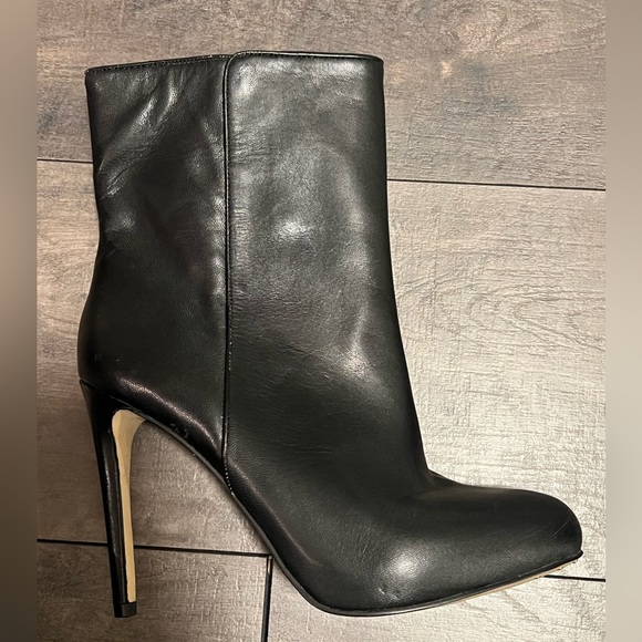 NWOT LOUISE ET CIE heel Booties! - Picture 12 of 17